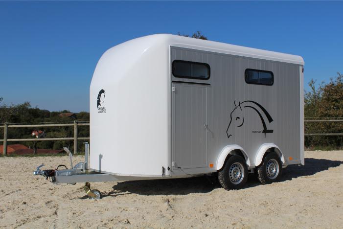 Van caballos Cheval Liberté MINIMAX 3 Caballos 2025 Nuevo