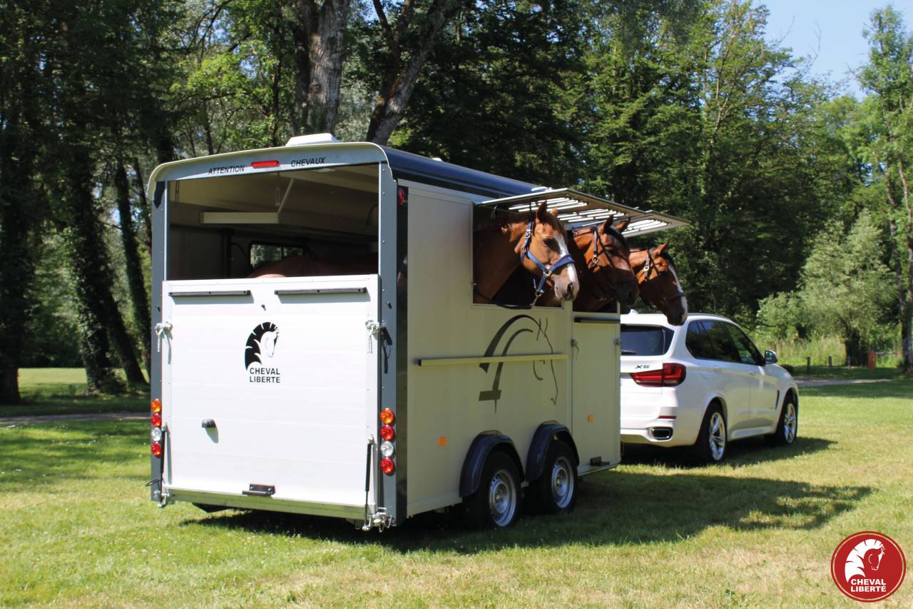 Van caballos Cheval Liberté MAXI 3 3 Caballos 2024 Nuevo