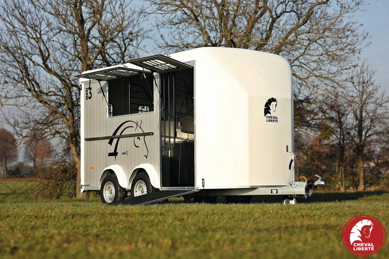 Van caballos Cheval Liberté MAXI 3 3 Caballos 2024 Nuevo