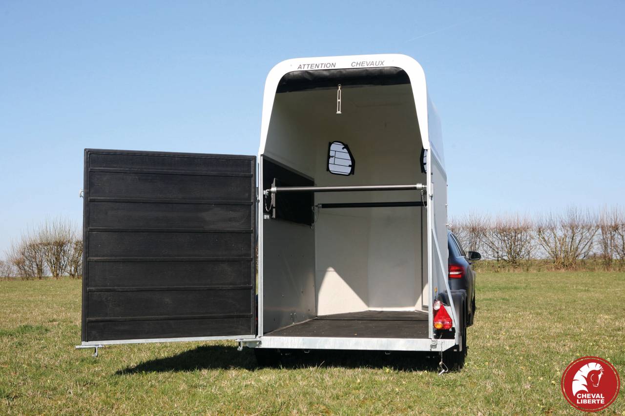 Van caballos Cheval Liberté Gold One "White Line" blanc 1,5 Caballos 2024 Nuevo
