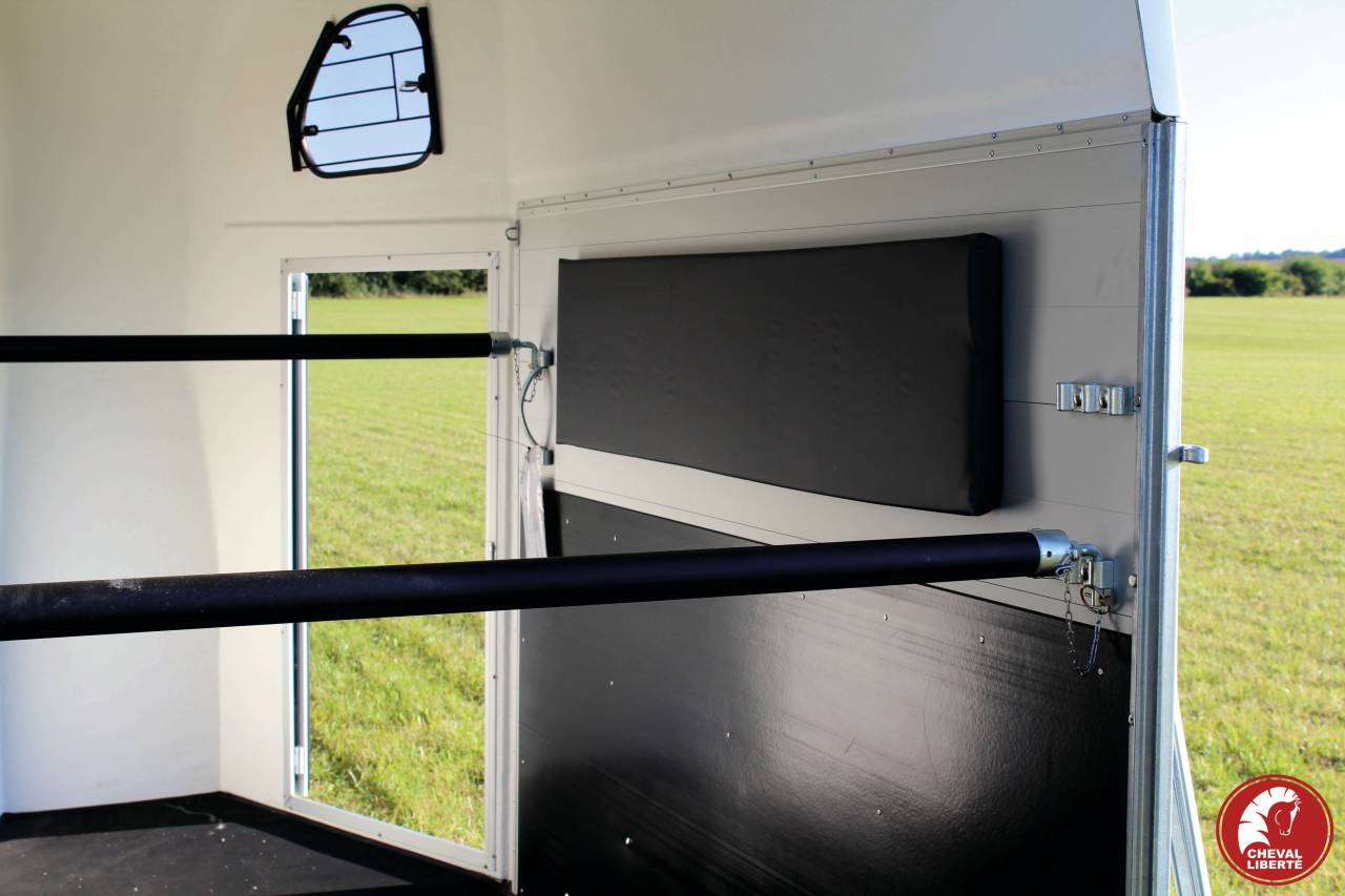 Van caballos Cheval Liberté Gold One "White Line" blanc 1,5 Caballos 2024 Nuevo