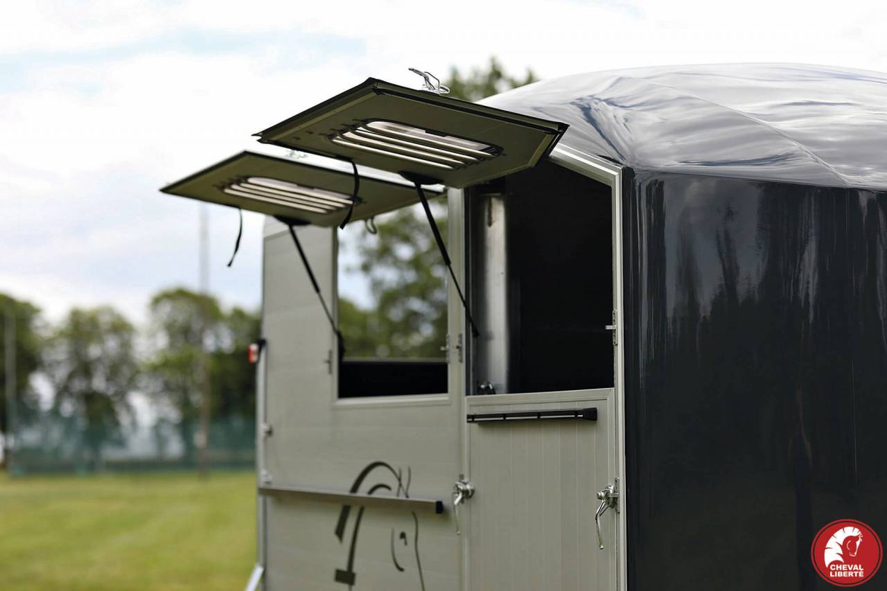 Van caballos Cheval Liberté MAXI 2 2 Caballos 2024 Nuevo
