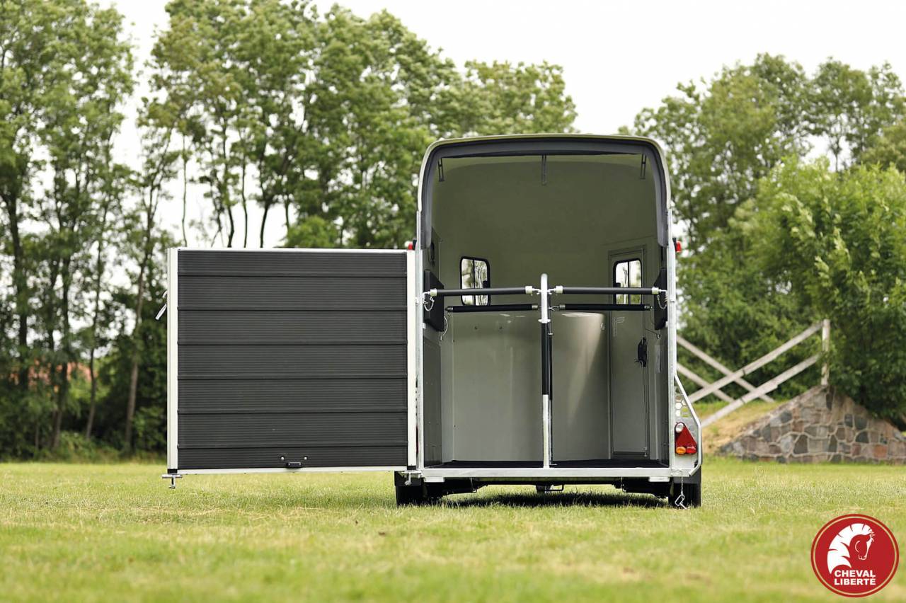 Van caballos Cheval Liberté Gold 3 2 Caballos 2024 Nuevo