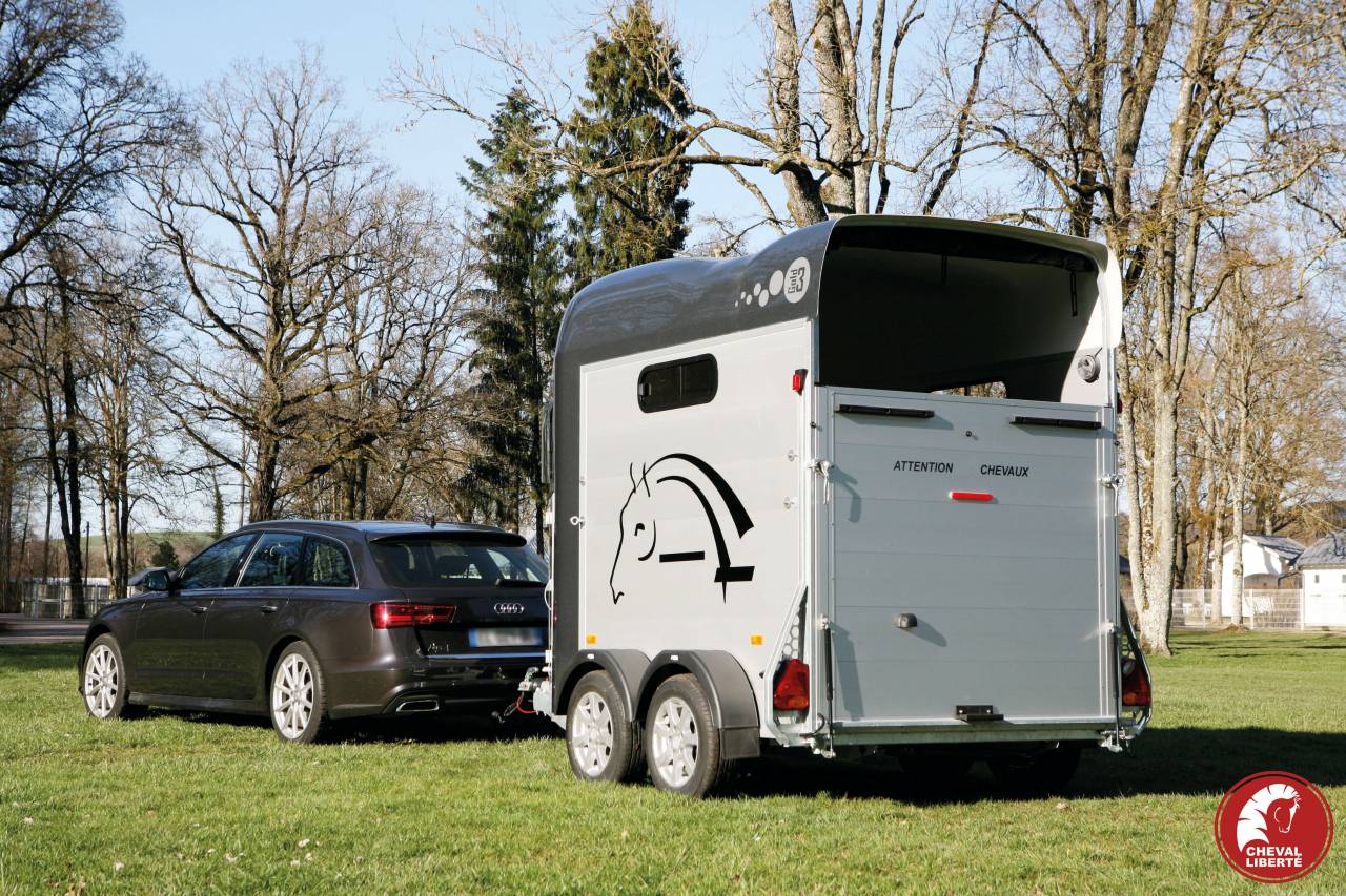 Van caballos Cheval Liberté Gold 3 2 Caballos 2024 Nuevo