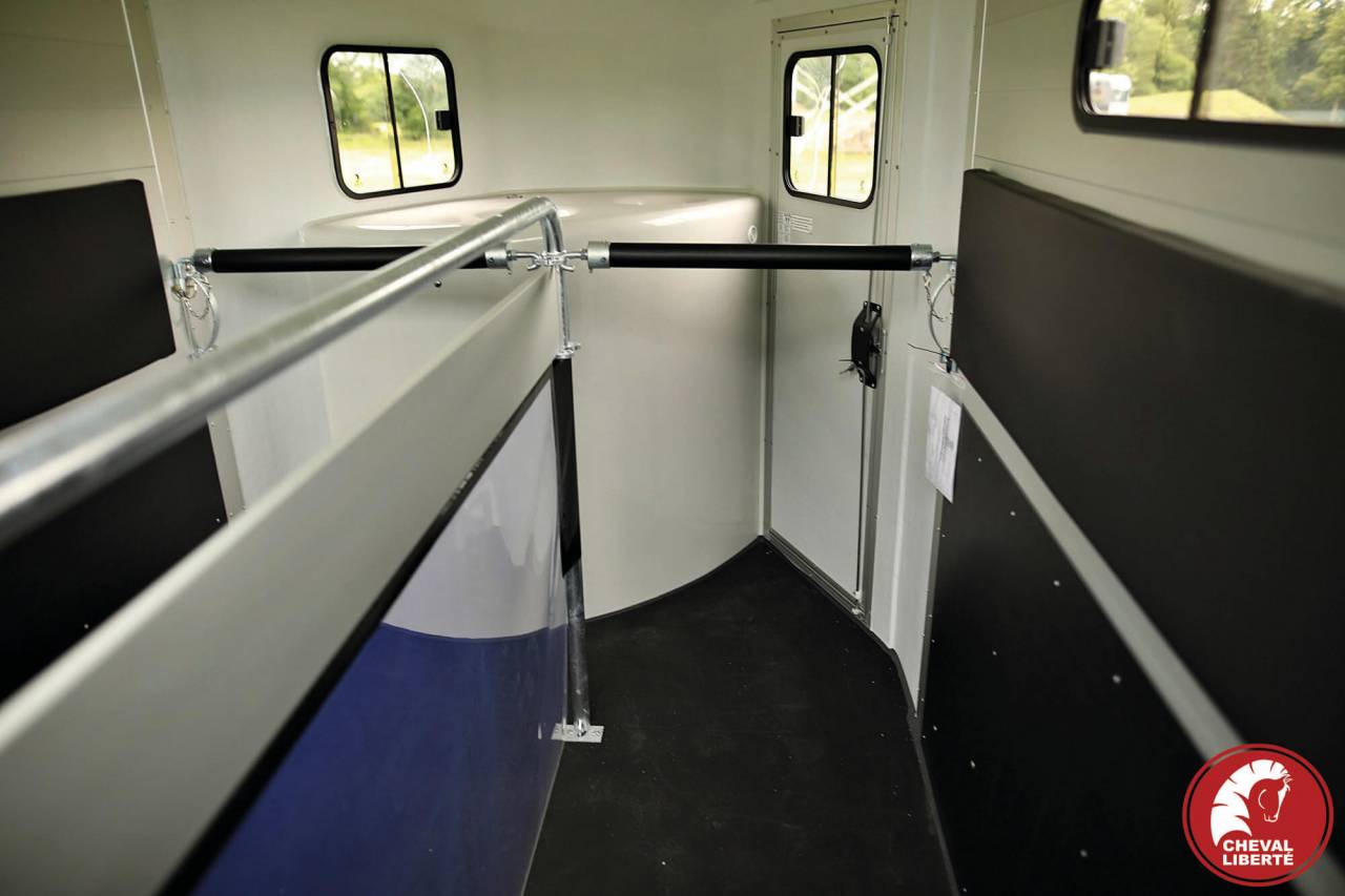 Van caballos Cheval Liberté Gold 3 2 Caballos 2024 Nuevo