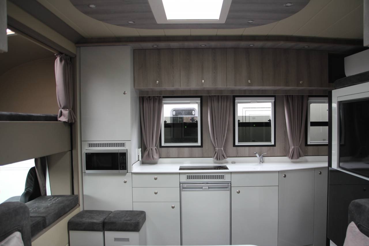 Camión para caballos Man MAN 0 Nuevo