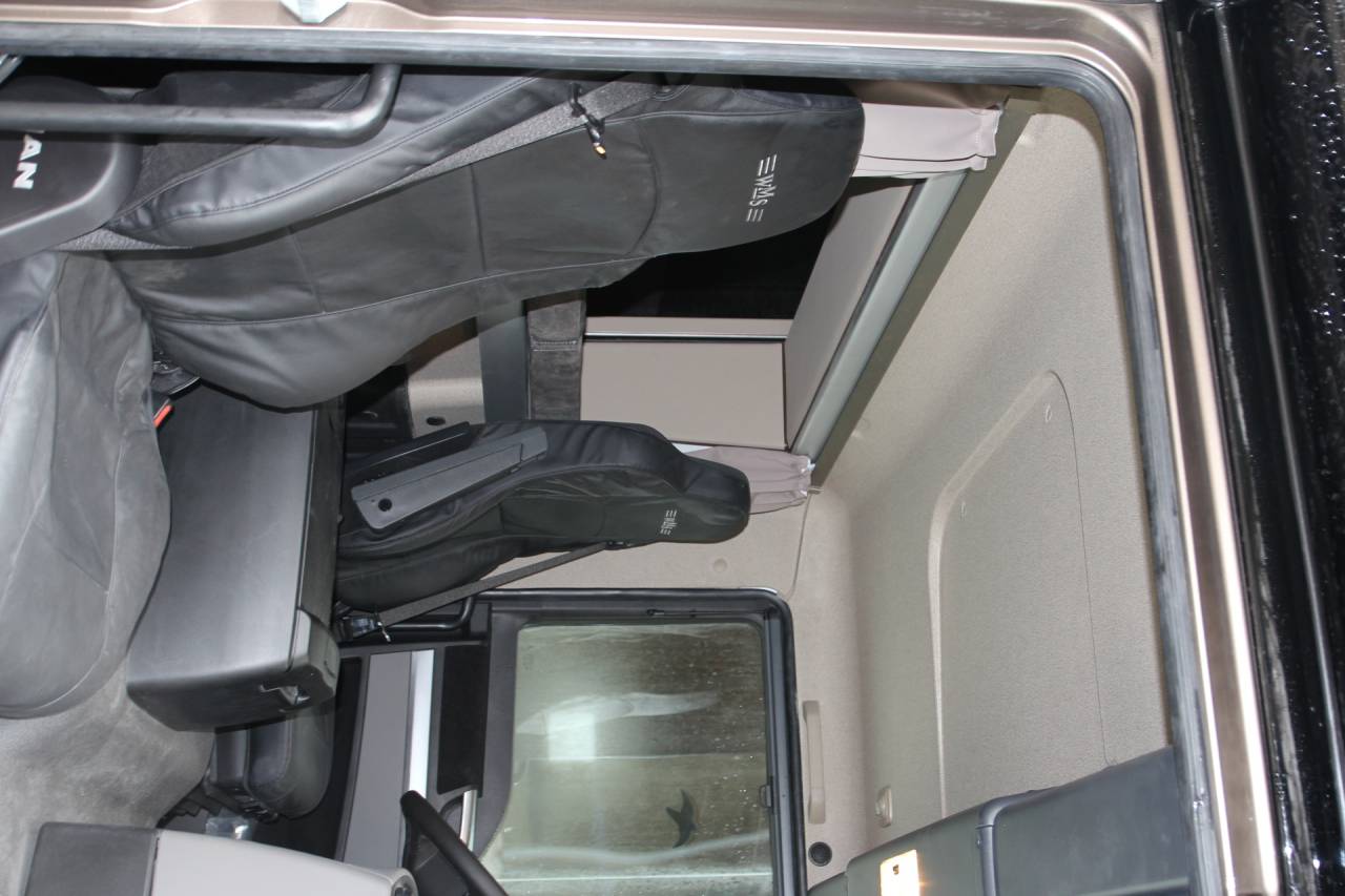 Camión para caballos Man MAN 0 Nuevo