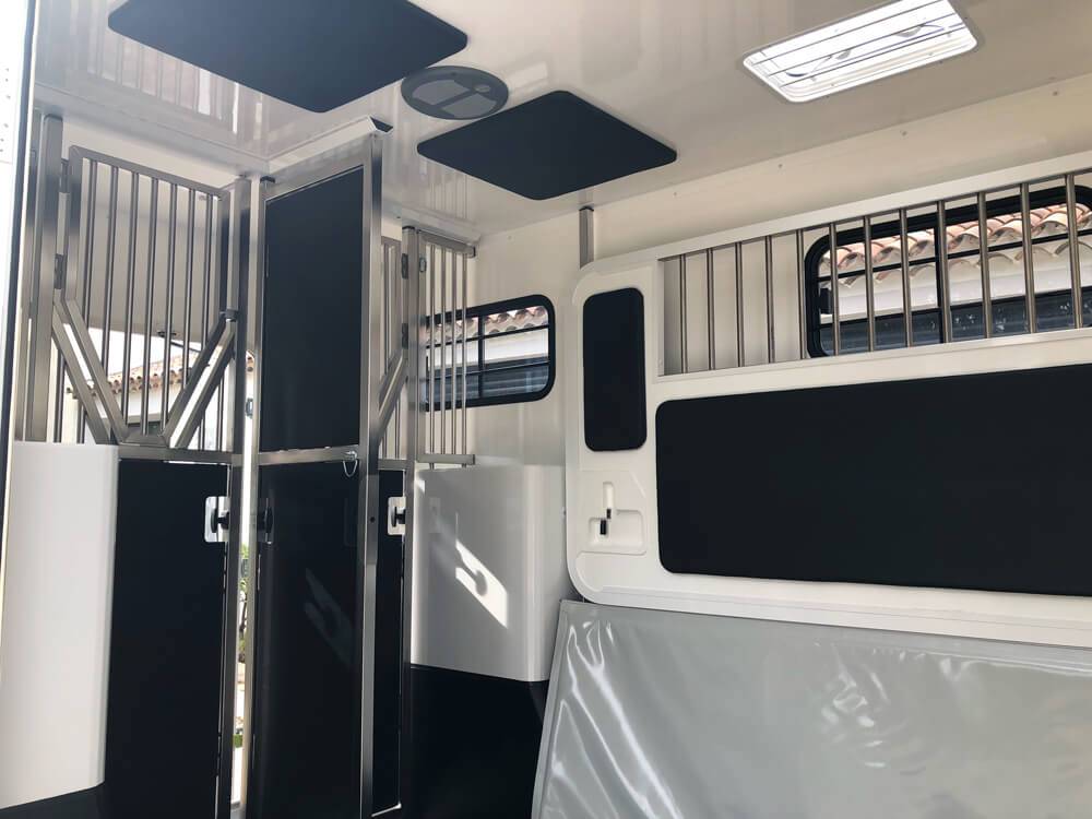 Furgoneta para caballos Trans Box SVELTO 3S 2024 Nuevo