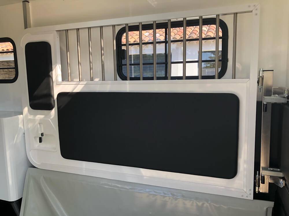 Furgoneta para caballos Trans Box SVELTO 5 S 2024 Nuevo