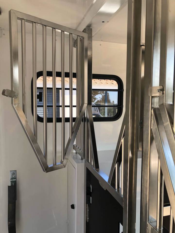 Furgoneta para caballos Trans Box SVELTO 5 S 2024 Nuevo