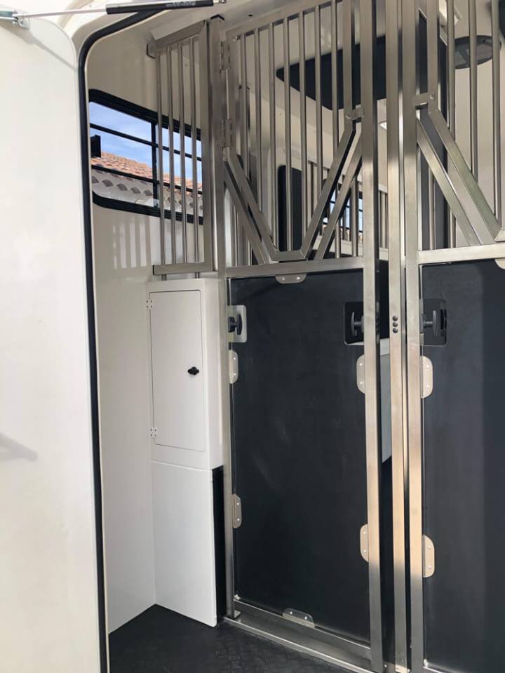 Furgoneta para caballos Trans Box SVELTO 5 S 2024 Nuevo