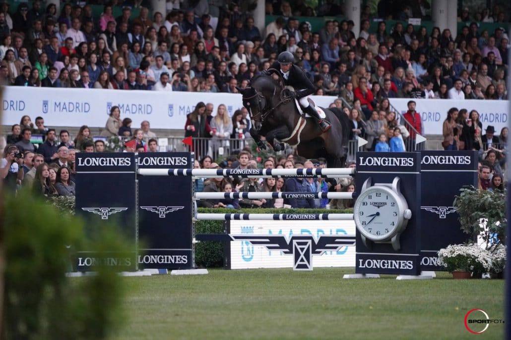 Quel Homme de Hus - Silla Francés 2006 por QUIDAM DE REVEL