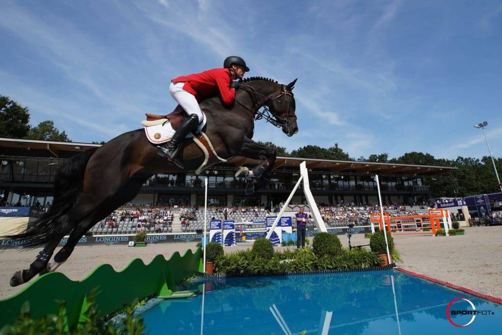 Quel Homme de Hus - Silla Francés 2006 por QUIDAM DE REVEL
