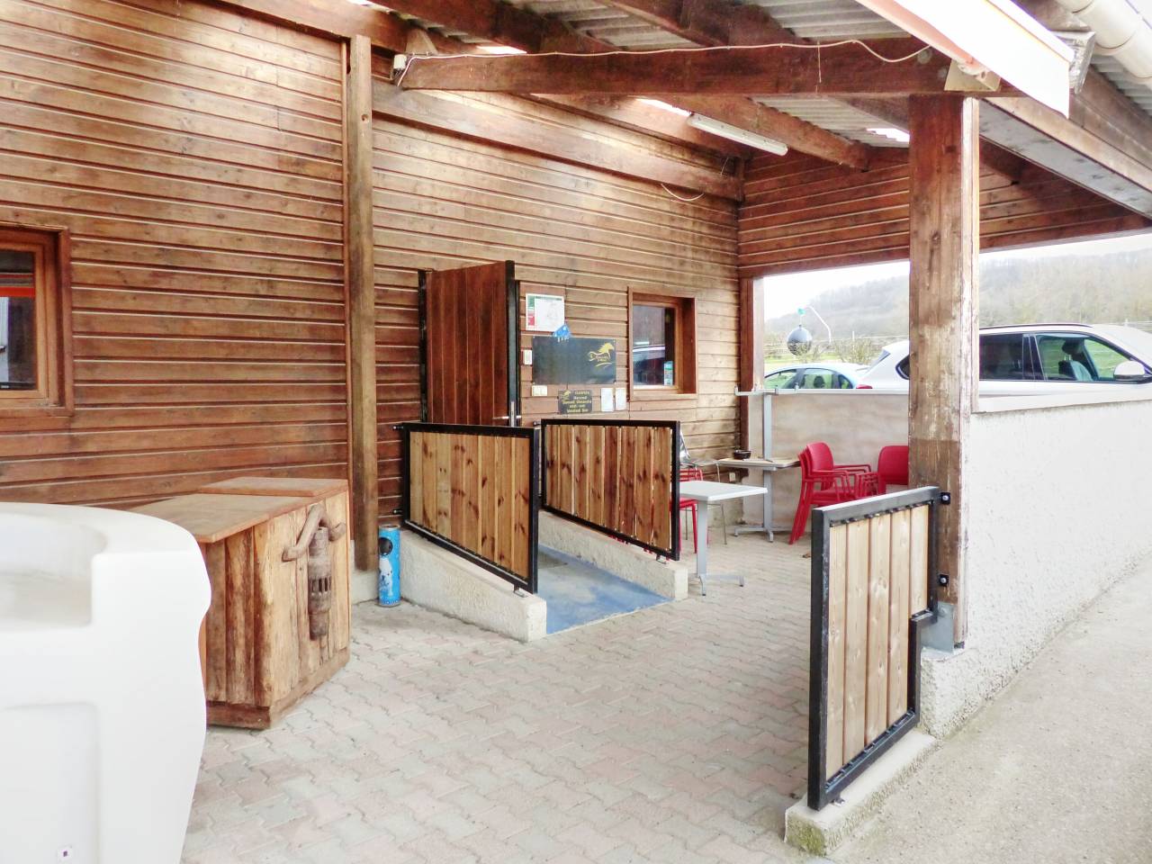 Centro ecuestre En venta Is&egrave;re