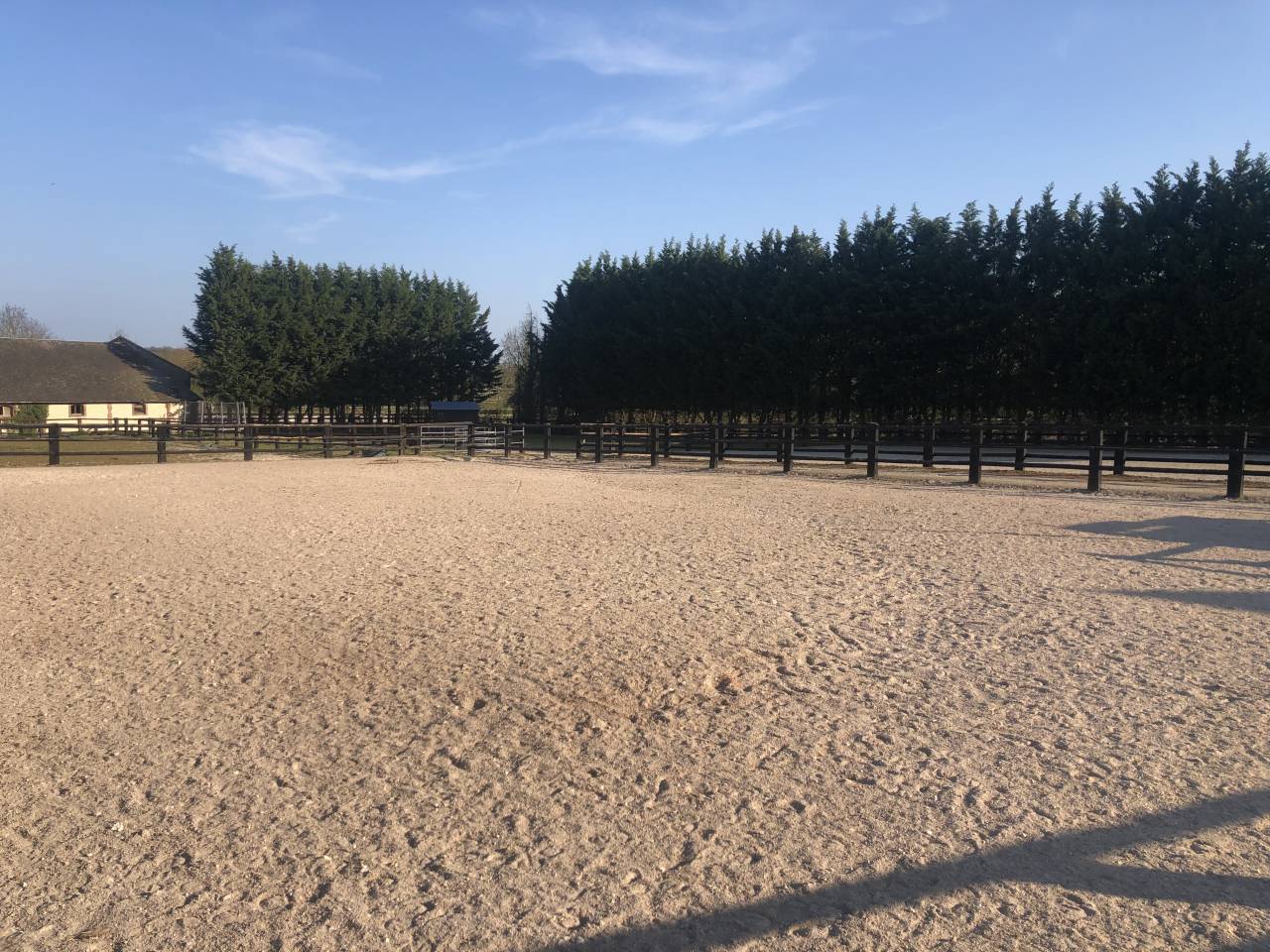 Cuadra de carrera En venta Orne
