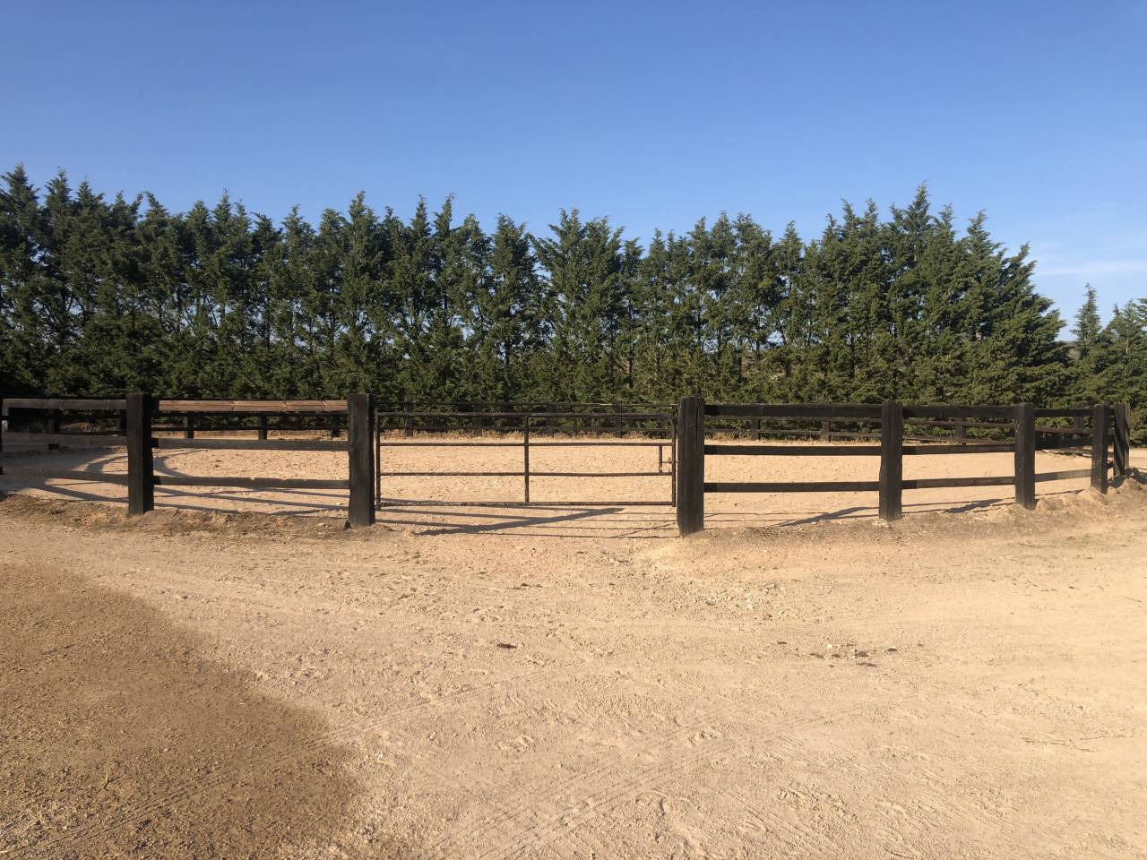 Cuadra de carrera En venta Orne