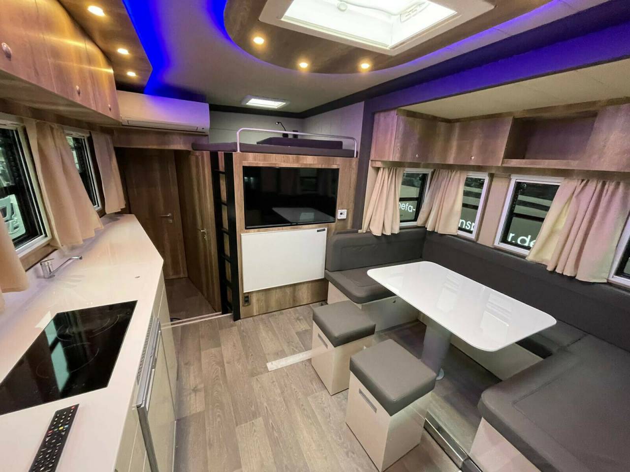 Camión para caballos Man MAN 0 Nuevo