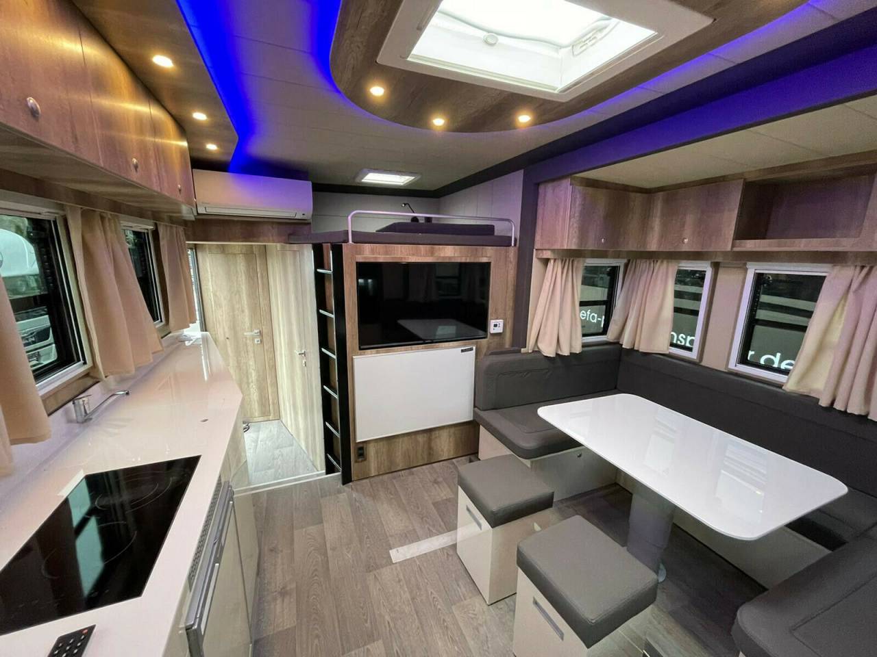 Camión para caballos Man MAN 0 Nuevo