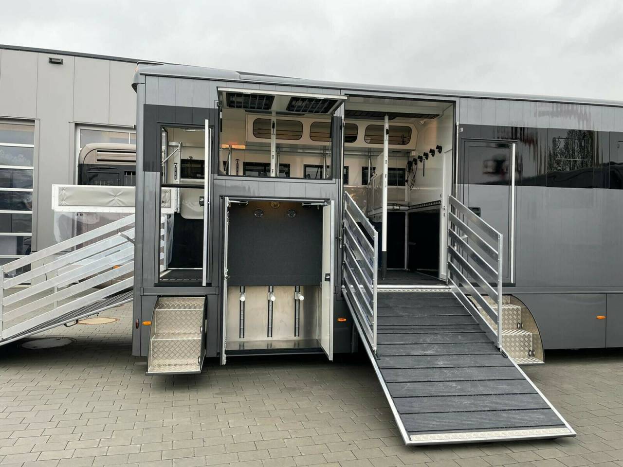 Camión para caballos Man MAN 0 Nuevo