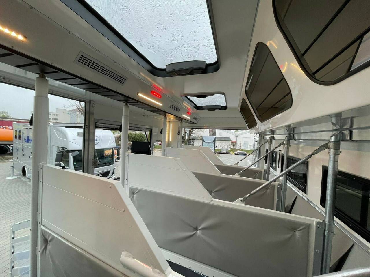 Camión para caballos Man MAN 0 Nuevo