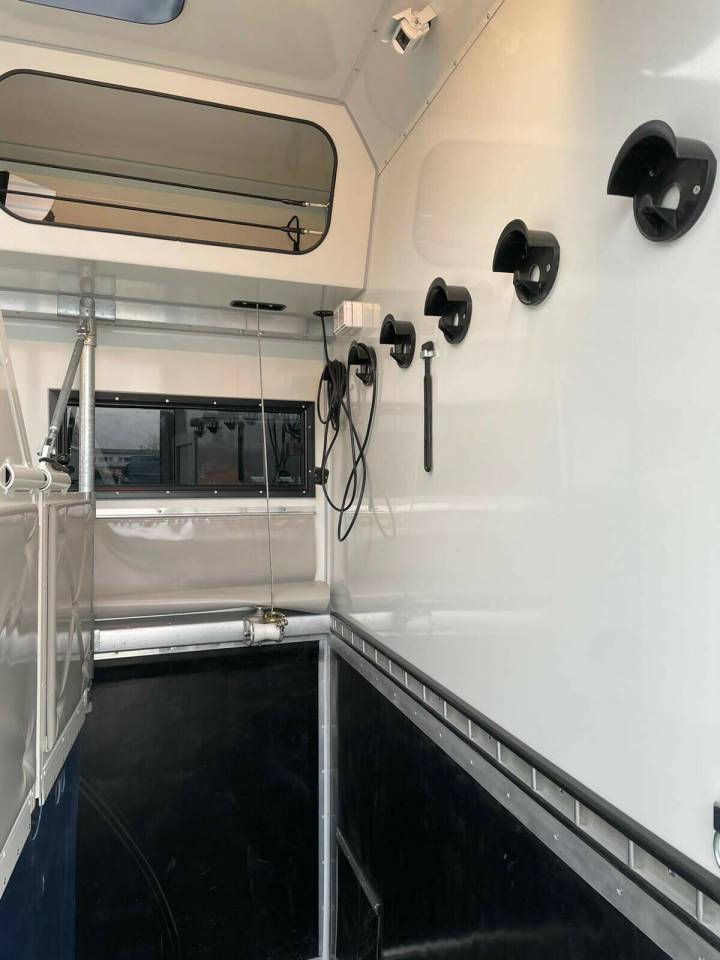 Camión para caballos Man MAN 0 Nuevo