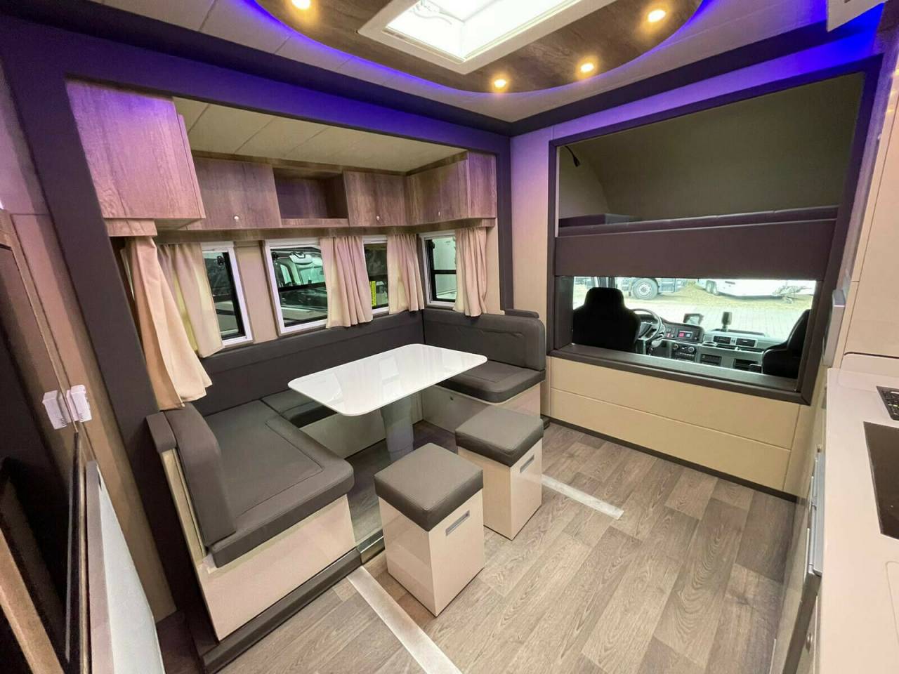 Camión para caballos Man MAN 0 Nuevo