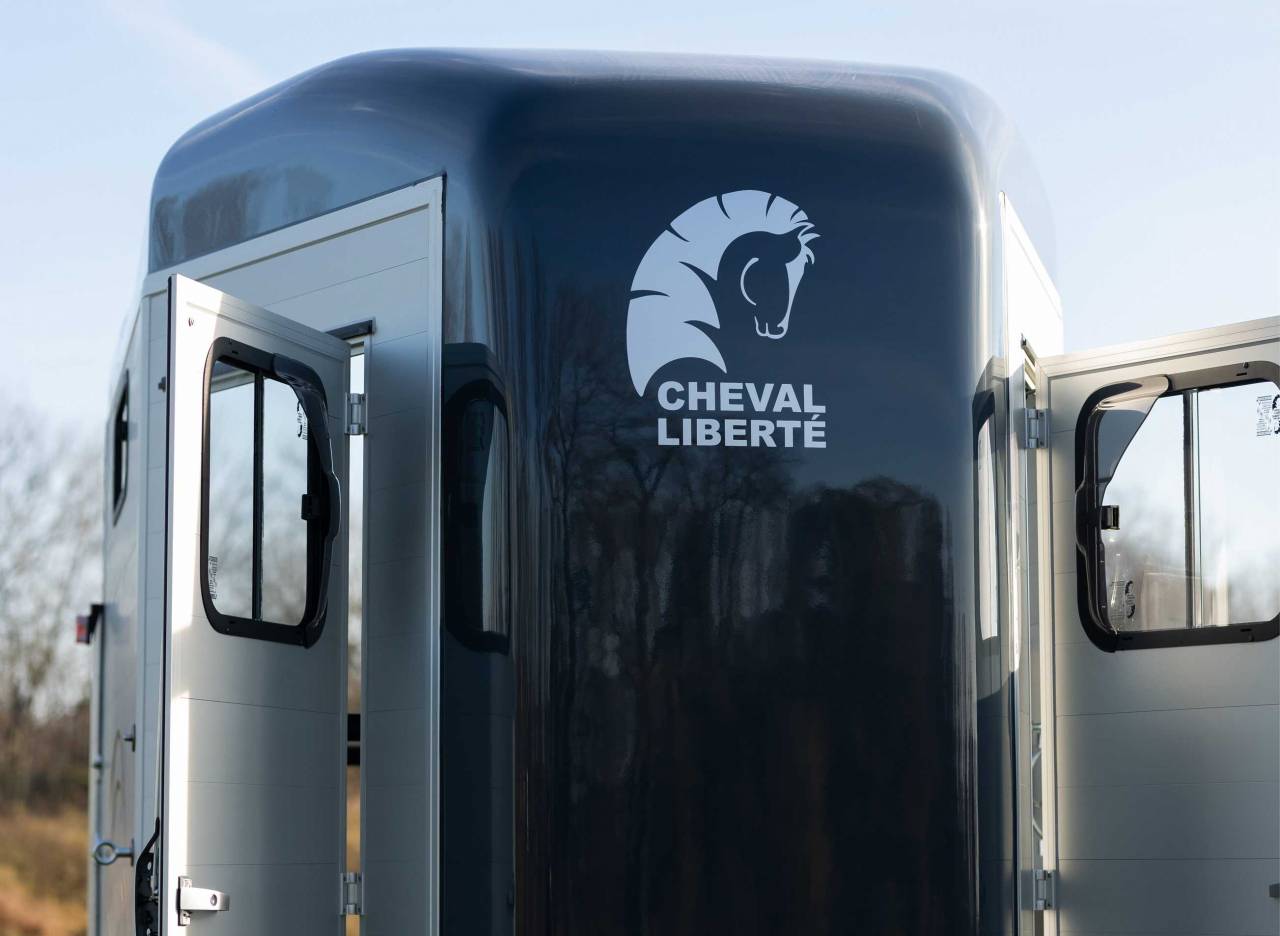 Van caballos Cheval Liberté  2 Caballos 2025 Nuevo
