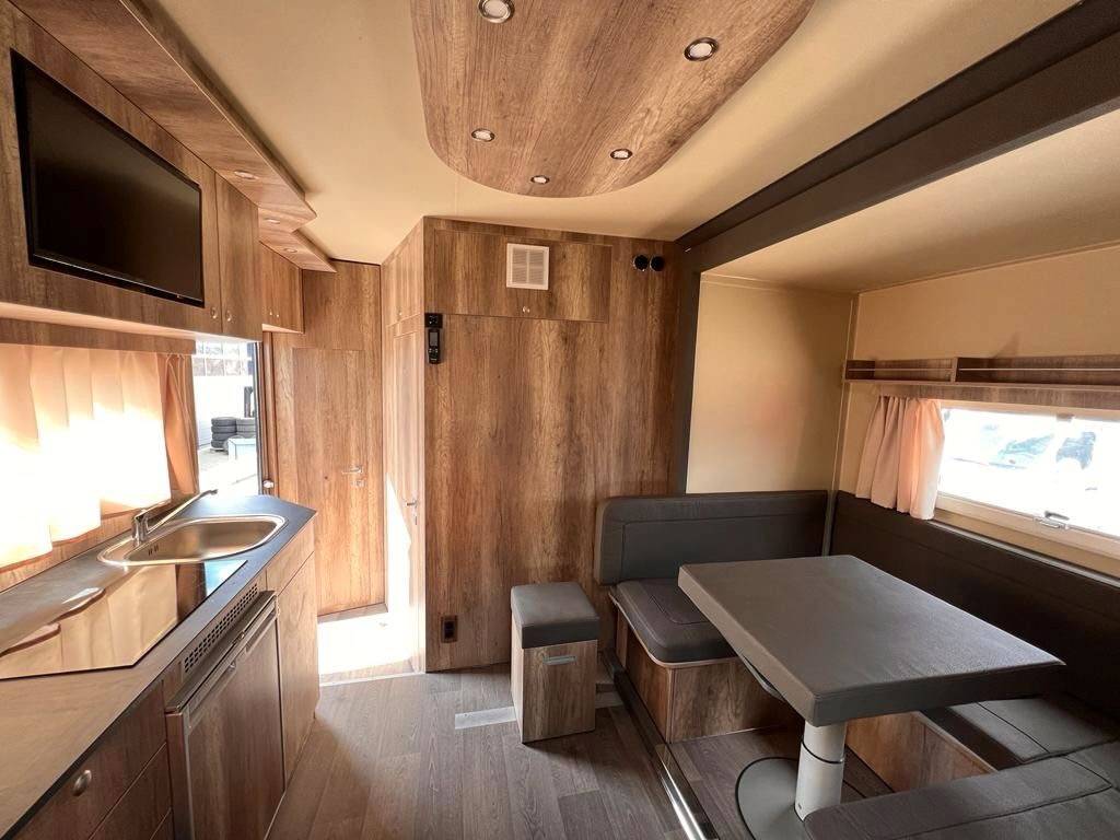 Camión para caballos Otra marca FUSO  0 Nuevo