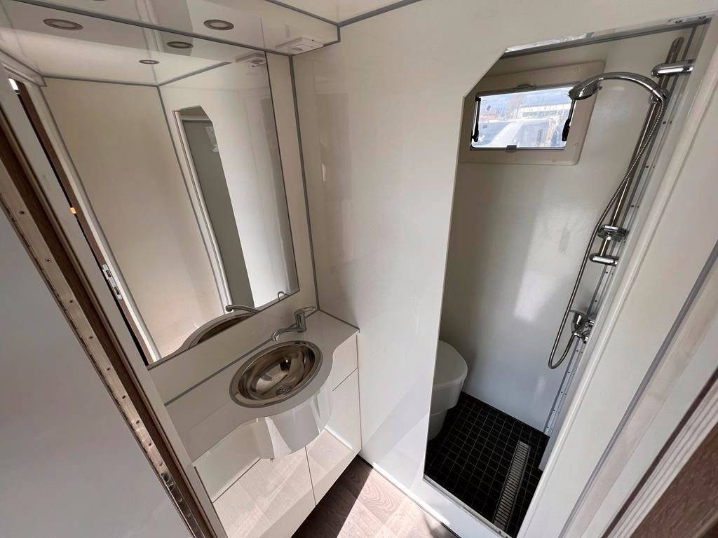 Camión para caballos Otra marca FUSO  0 Nuevo