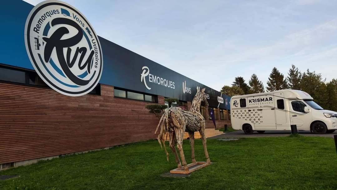 Furgoneta para caballos Krismar  2023 Nuevo