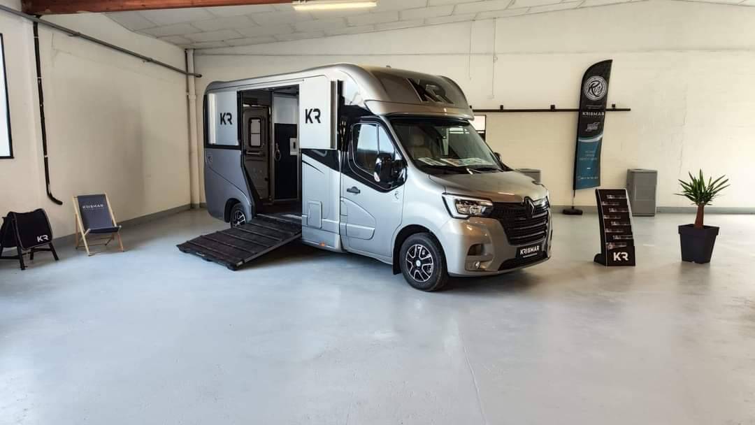 Furgoneta para caballos Krismar  2023 Nuevo