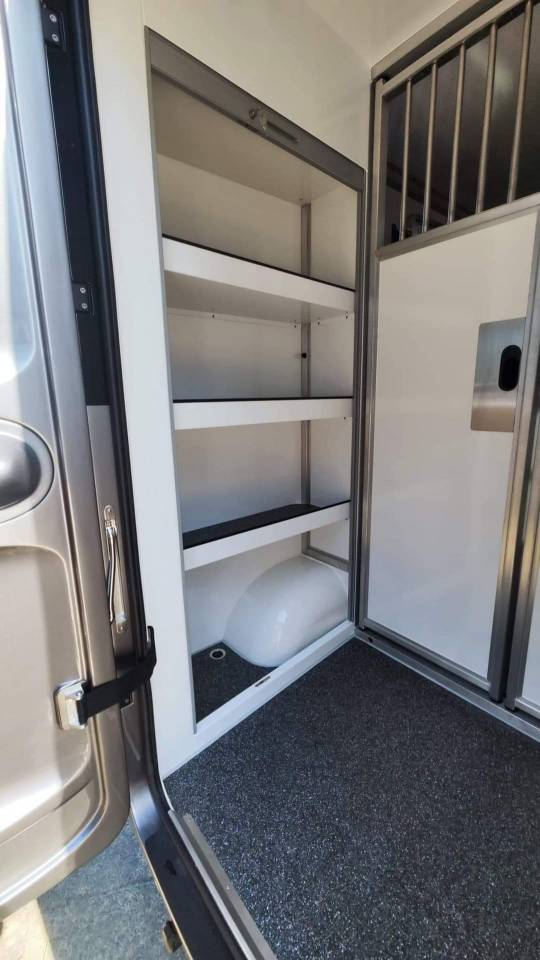 Furgoneta para caballos Krismar  2023 Nuevo