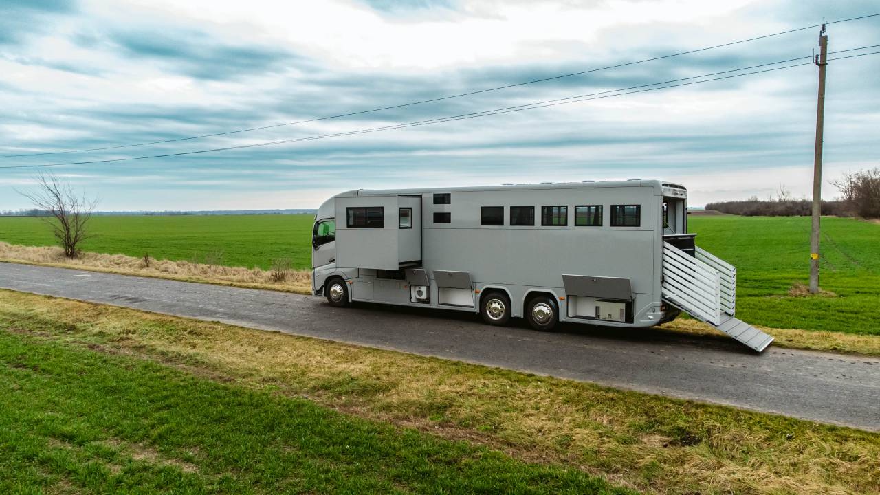 Camión para caballos Volvo VOLVO 0 Nuevo