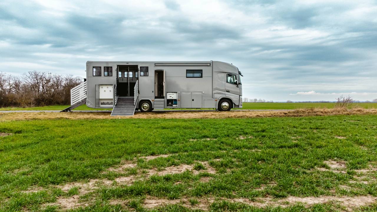 Camión para caballos Volvo VOLVO 0 Nuevo
