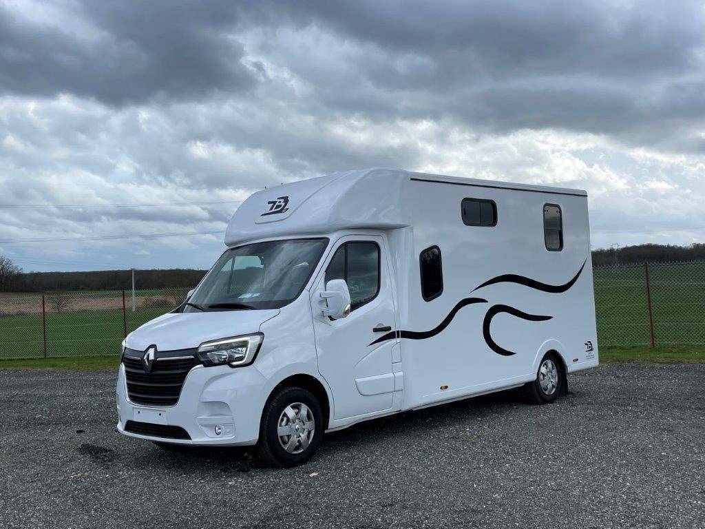 Furgoneta para caballos Renault Master 2023 Nuevo