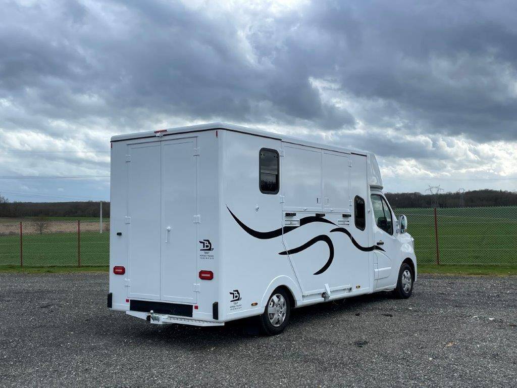 Furgoneta para caballos Renault Master 2023 Nuevo
