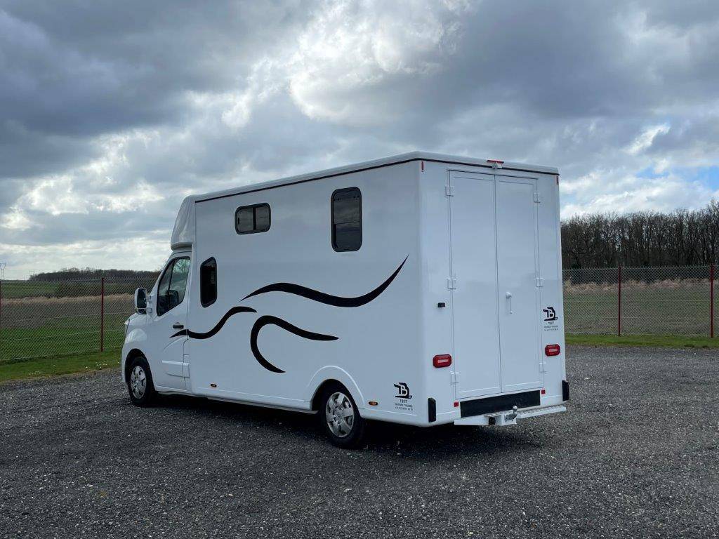 Furgoneta para caballos Renault Master 2023 Nuevo