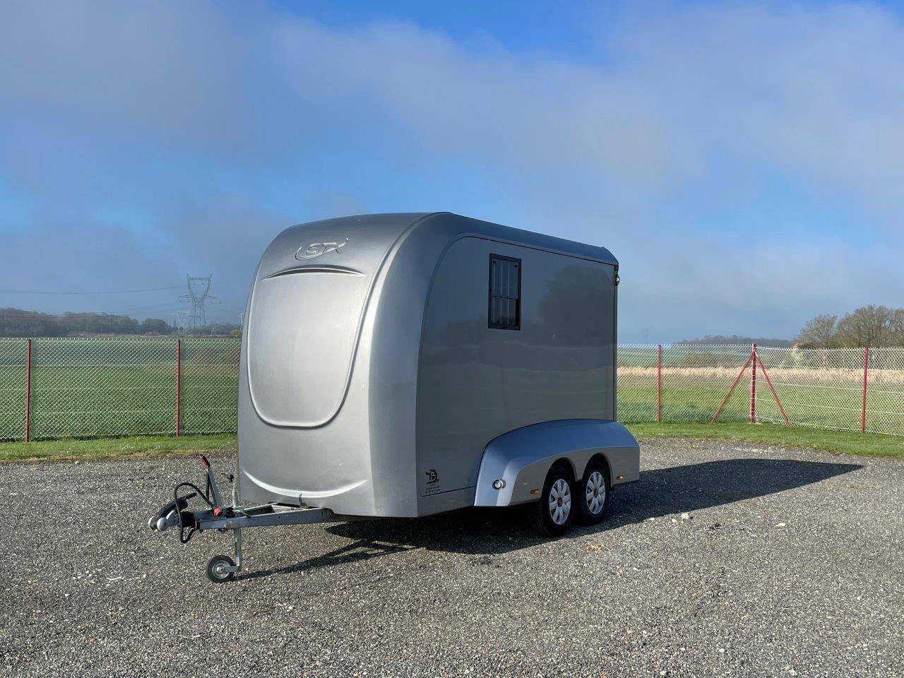 Van caballos STX HARAS 2 Caballos 2019 De segunda mano