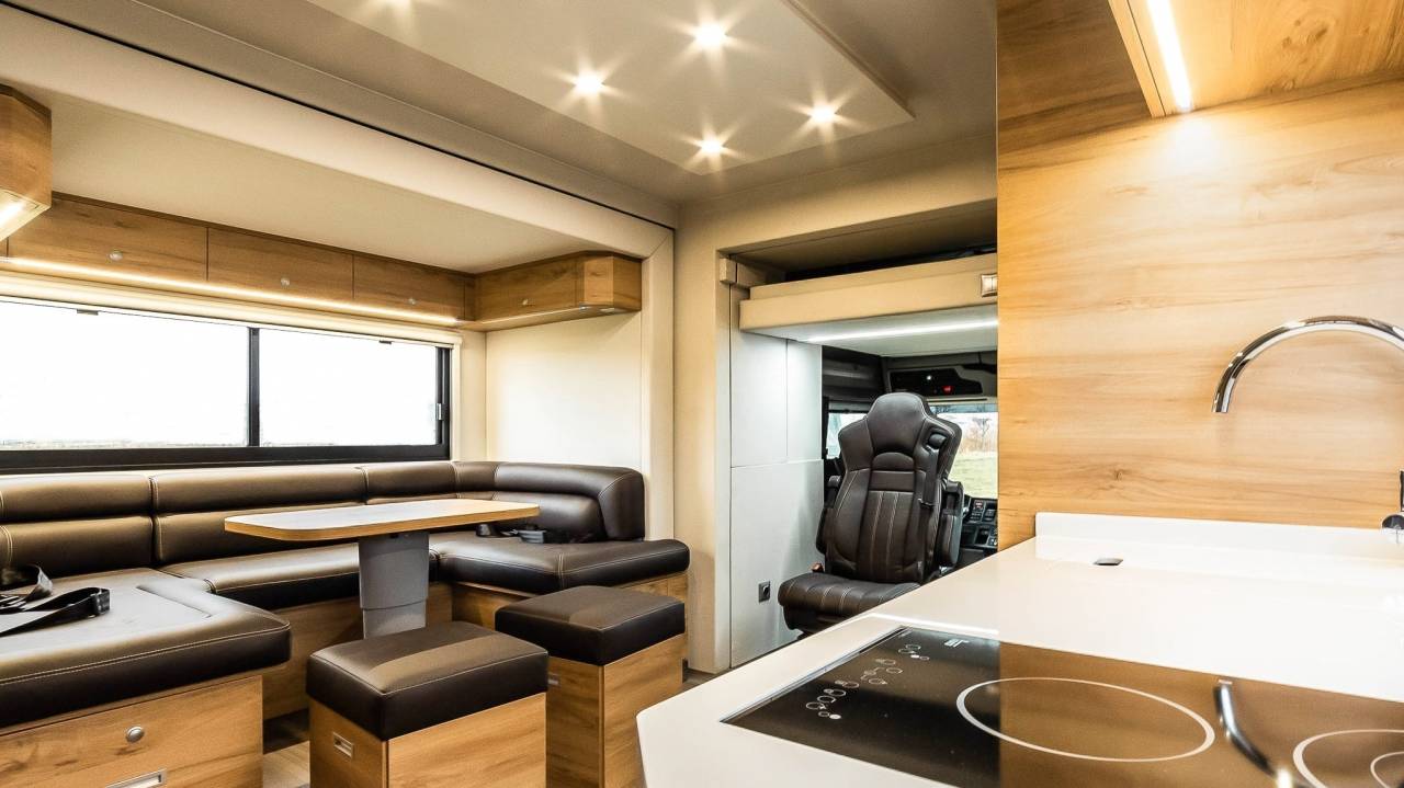 Camión para caballos Krismar Professionnelle / Exclusive 2023 Nuevo