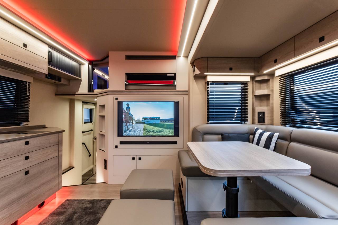 Camión para caballos Krismar Professionnelle / Exclusive 2023 Nuevo