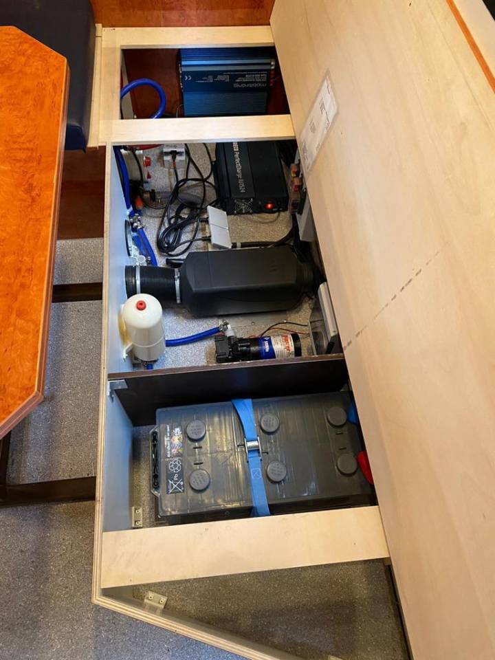 Camión para caballos Man MAN 0 De segunda mano