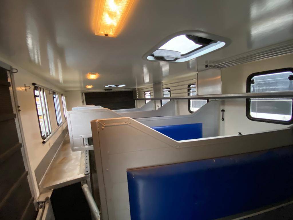 Camión para caballos Man MAN 0 De segunda mano