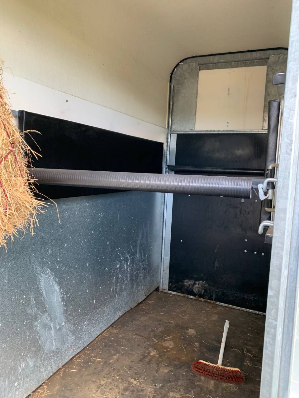 Van caballos Fautras Univan 1,5 Caballos 2008 De segunda mano