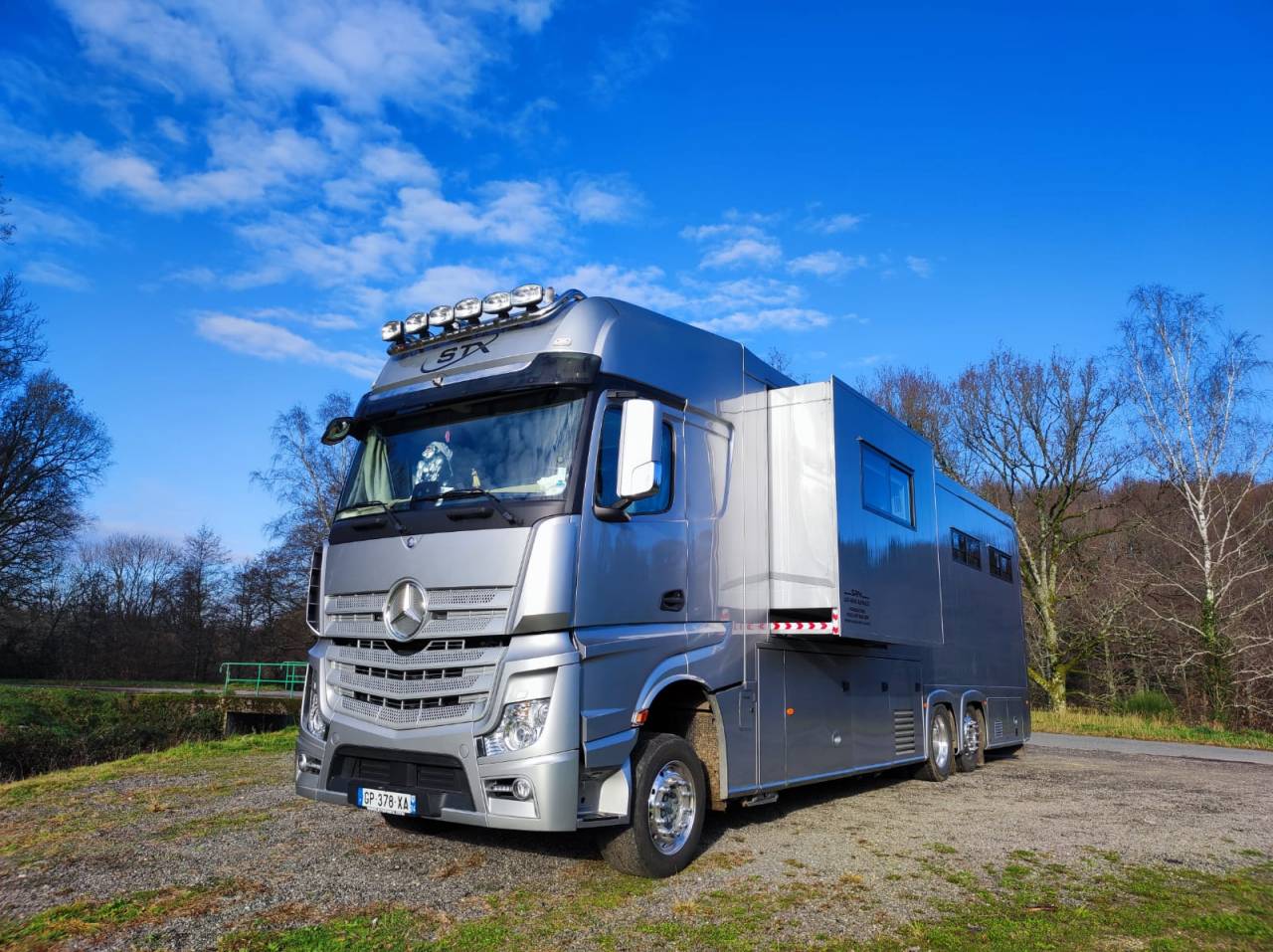 Camión para caballos STX MERCEDES 2018 De segunda mano