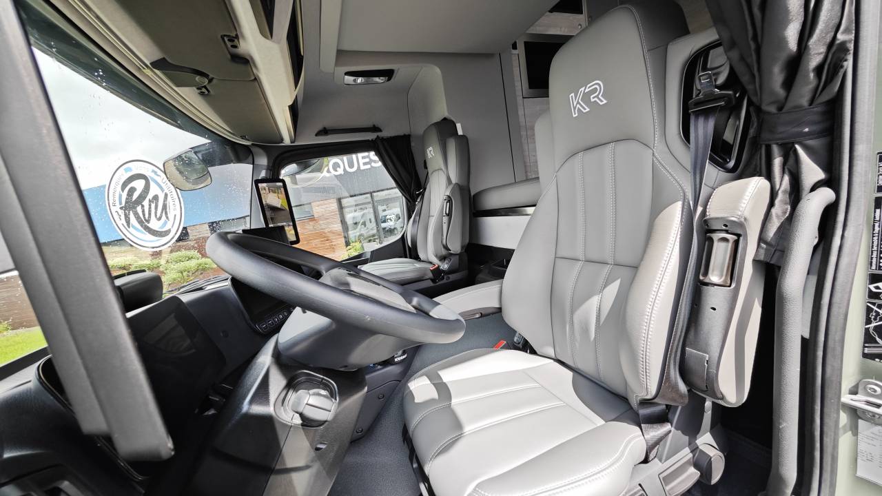 Camión para caballos Mercedes Classicspace 2640 2024 Nuevo