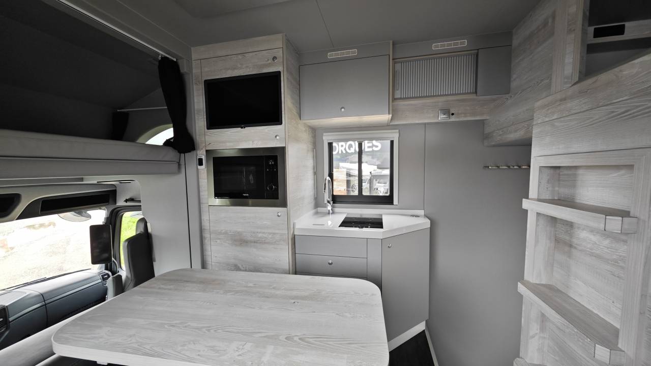 Camión para caballos Mercedes Classicspace 2640 2024 Nuevo