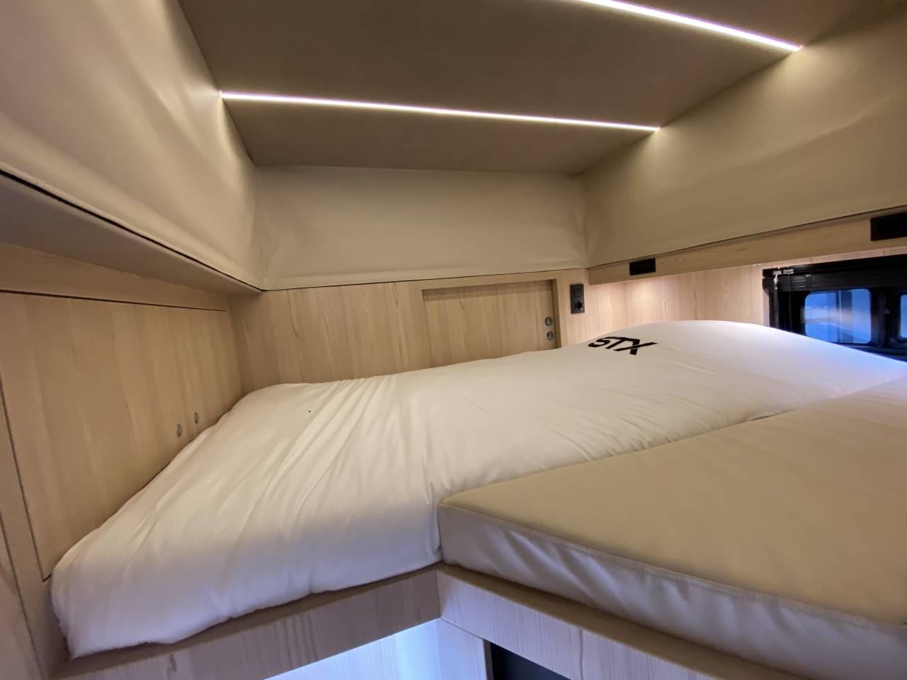 Camión para caballos STX  2025 Nuevo