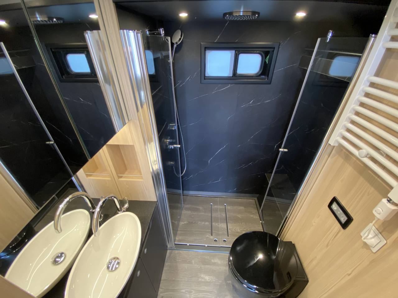 Camión para caballos STX  2025 Nuevo