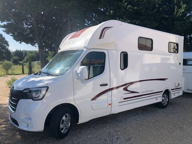 Furgoneta para caballos Trans Box New svelto 5  2024 Nuevo