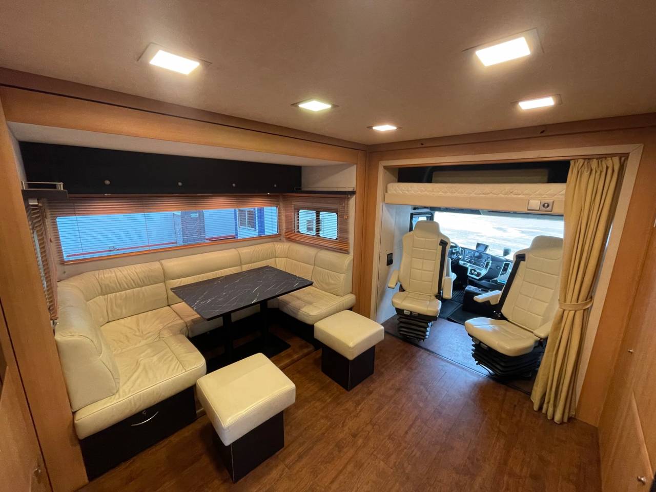 Camión para caballos Ketterer MERCEDES 2013 De segunda mano